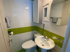 Fully furnished studio near the subway statio 7th image