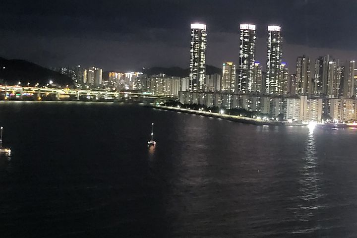 광안리 해수욕장 바로앞 13번째 이미지