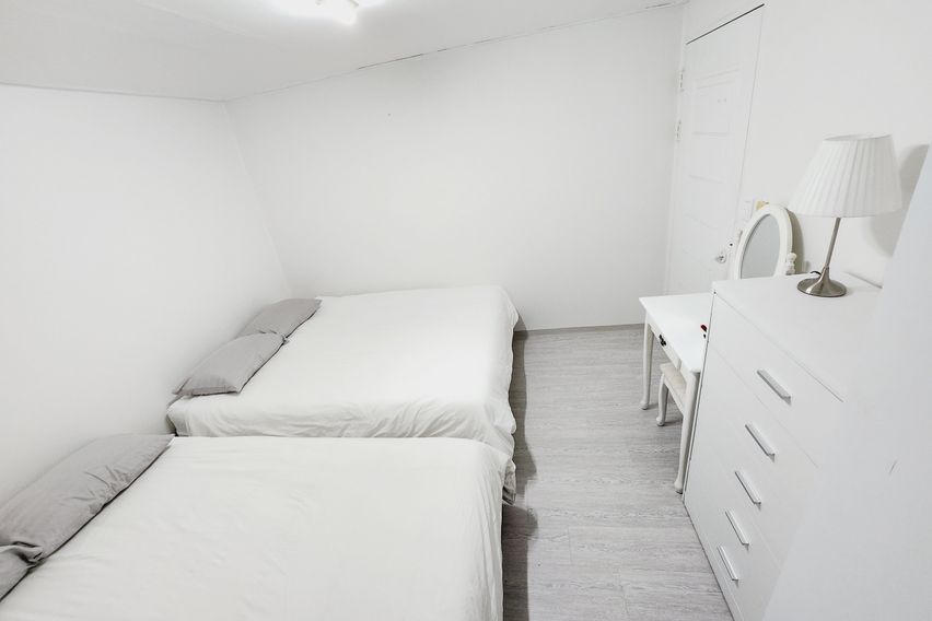 #9신촌홍대2룸4베드