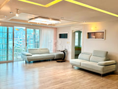 Large-sized unit with an ocean view on Dalmaj 13th image
