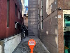 Fully furnished studio near the subway statio 10th image