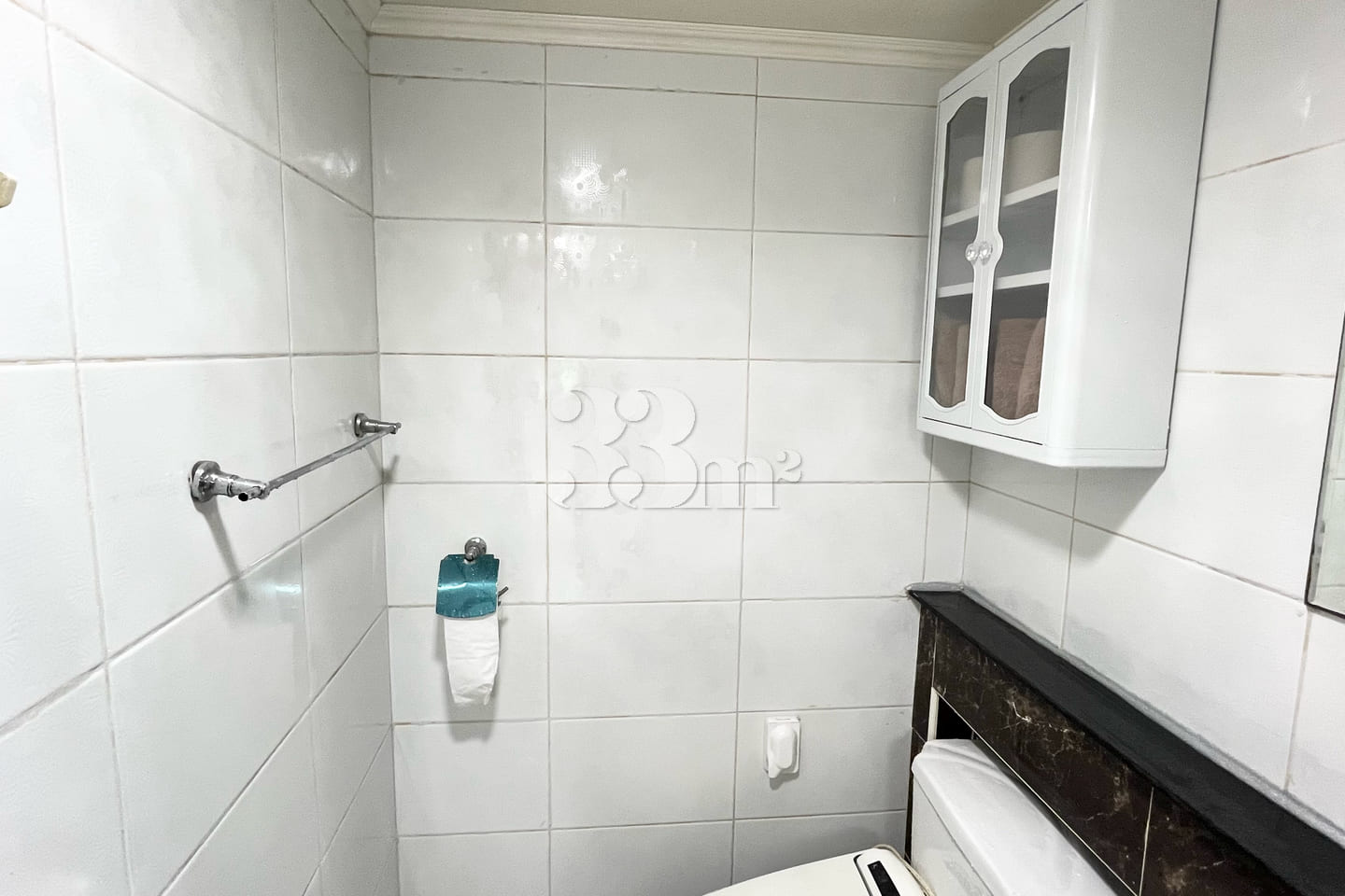 Spacious studio apartment with excellent amen 13th image