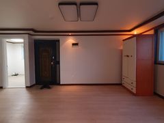 #59 A really big three-room apartment 5th image