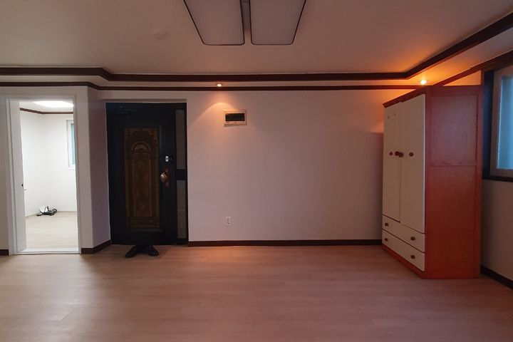 #59 A really big three-room apartment 5th image