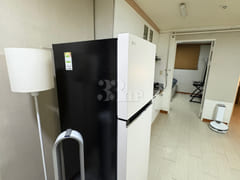 Spacious 2-room unit | Fully furnished | Park 2th image