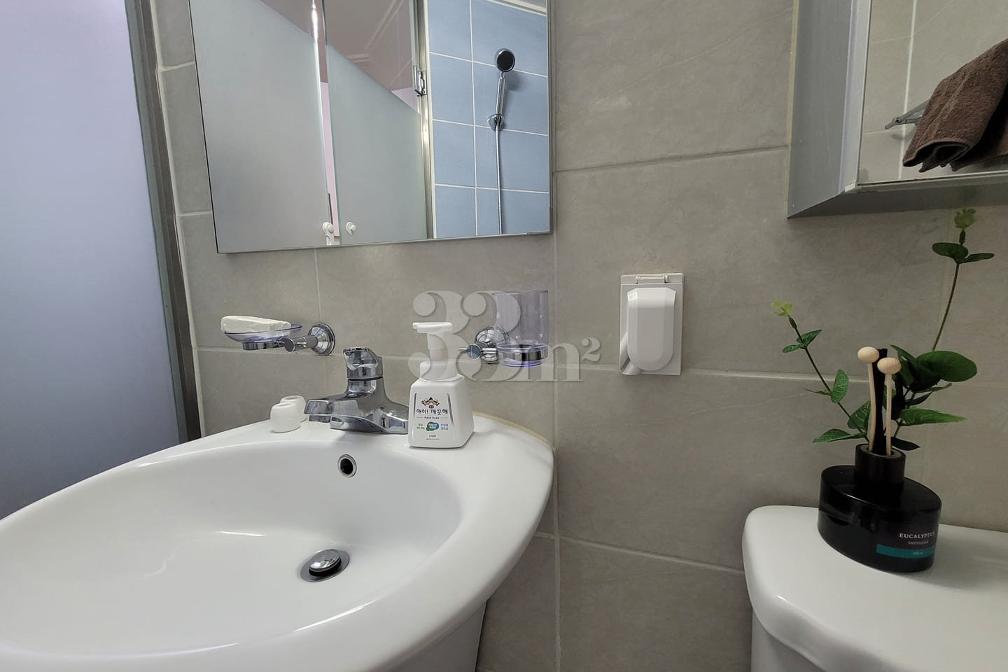 Studio apartment near Ajou University and the 12th image