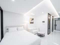 강남 서초 넓은 원룸 0번째 이미지