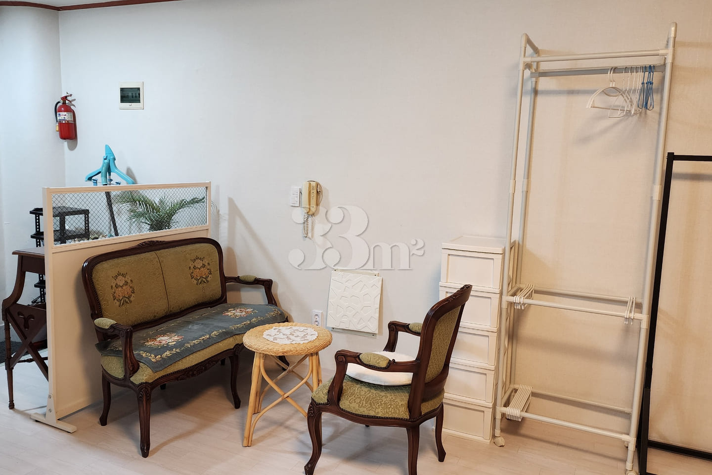 Fully furnished studio apartment in the city  5th image