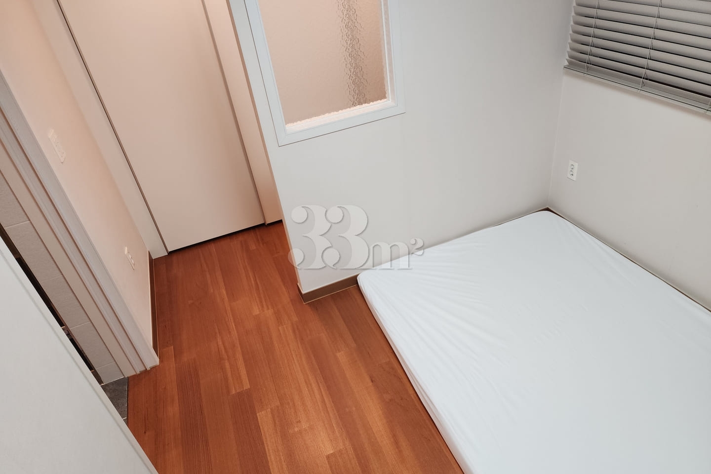 A clean house with good natural light. 6th image