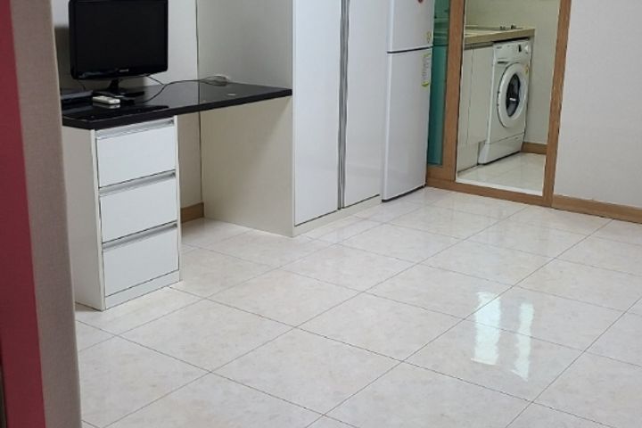 Room 502 0th image
