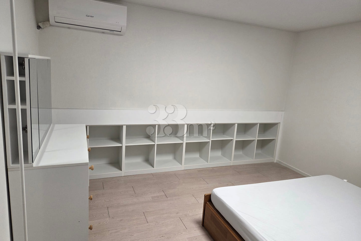 Spacious 2-bedroom unit + rooftop terrace 6th image