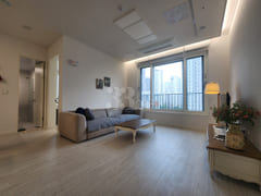 Brand-new, spacious two-room unit; parking av 1th image