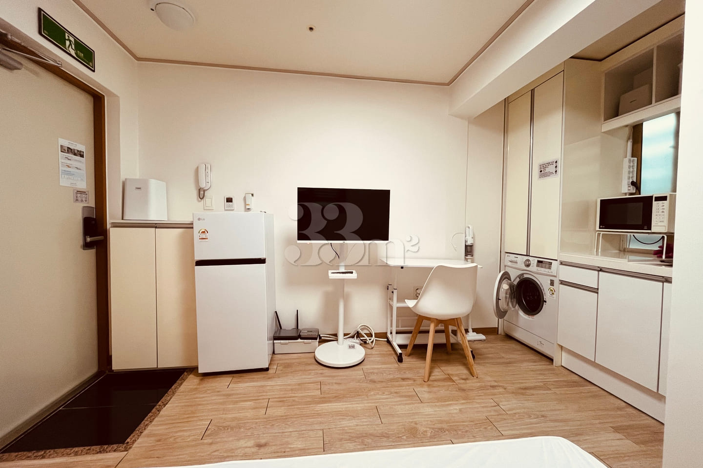 2-minute walk from Sinchon Station (Line 2) 4th image