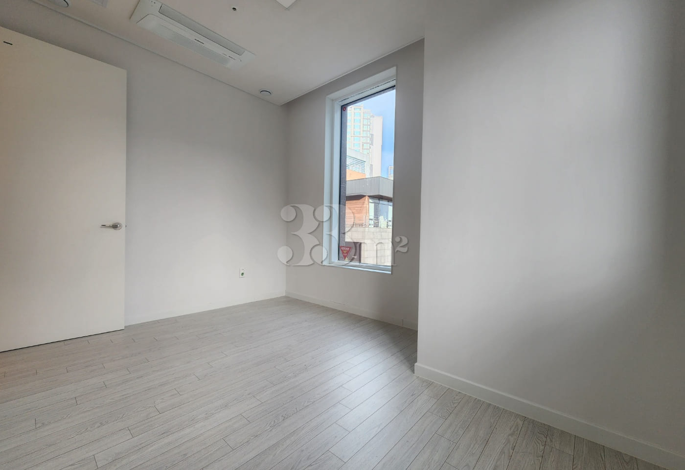Apartment-style layout: 2 bathrooms 16th image
