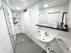Kongkong House: A Stylish Private House 8th image