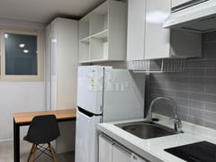 5 minutes from Sadang Station, large room, ne 7th image