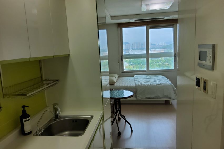 Dinner by the lake. 3th image