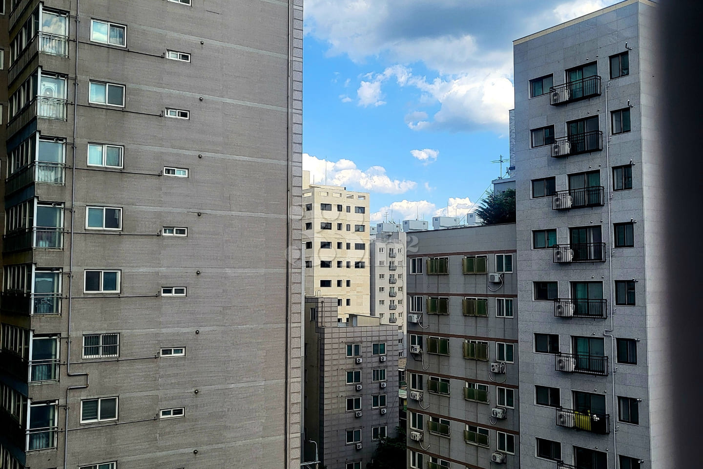 Fully furnished studio near Kkachisan Station 15th image