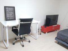 Modern Studio Apartment in Suwon Jangan-gu A 3th image