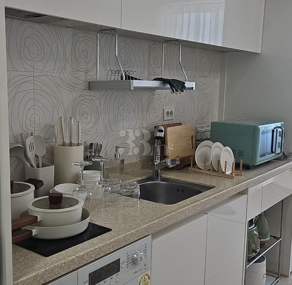 A beautiful, high-rise home near Dongdaegu St 7th image