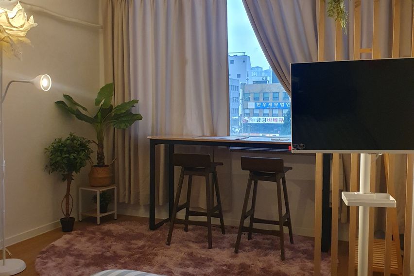 신논현역도보2분 쉼터2