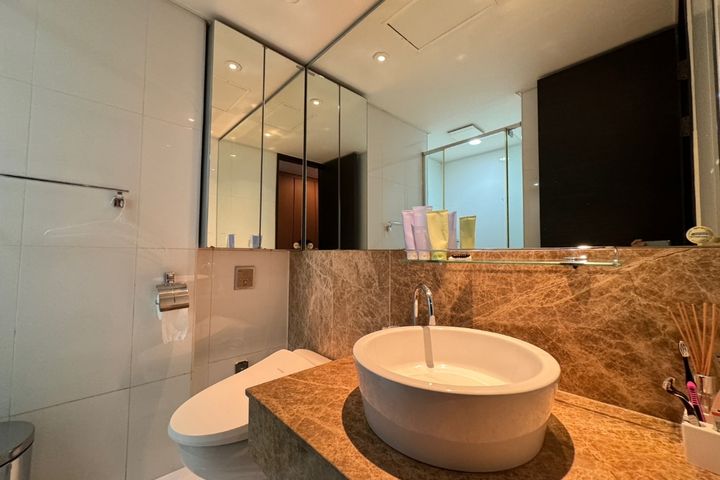 Fully furnished room near Gangnam-gu Office S 8th image