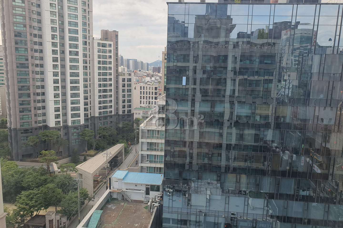 Quiet area near Sinnonhyeon Station and Gangn 0th image