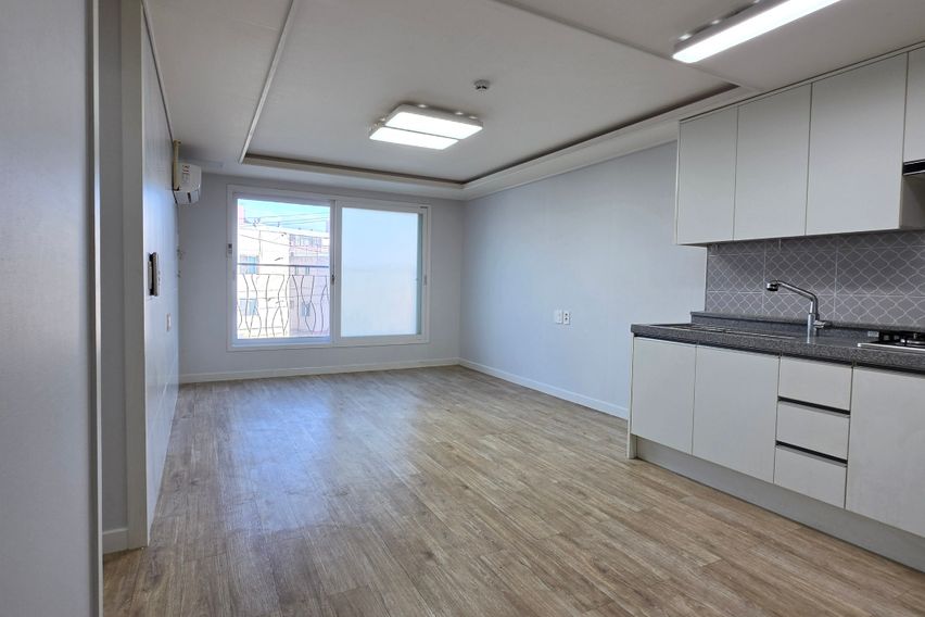 여수신축 쓰리룸 302 1번째 이미지