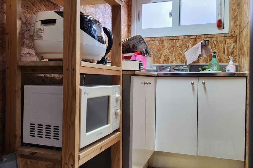 애월소길리나뭇잎사이로