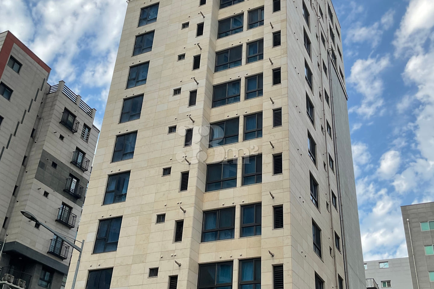 Newly built in Yeouido, Han River, Clean 15th image