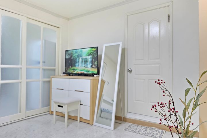 Eonju Station, 1-minute walk, fully furnished 6th image