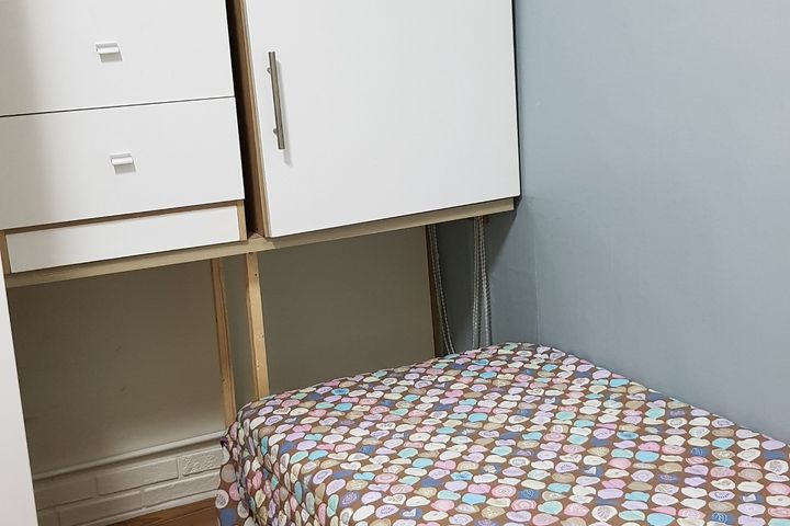 Studio apartment for women only near Sinnonhy 1th image