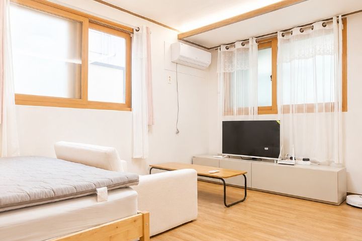 Spacious room on flat ground, suitable for 4 1th image