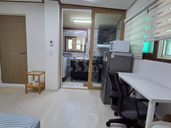 Studio apartment, 2-minute walk to Jeonbuk Na 8th image