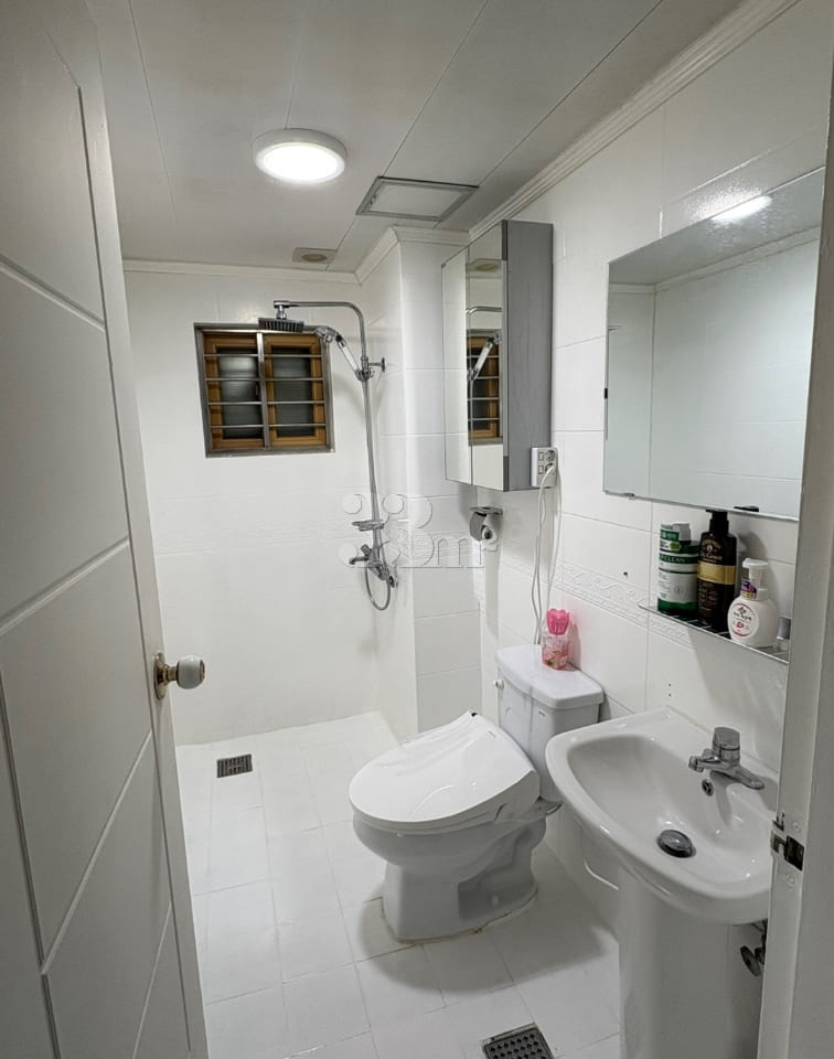 Spacious 2-room unit | Fully furnished | Park 7th image