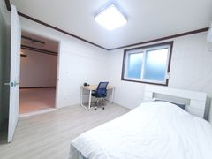 #59 A really big three-room apartment 6th image
