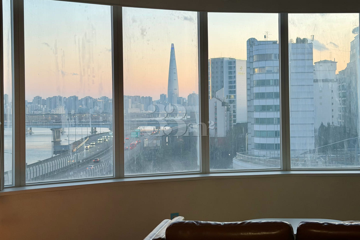 Lotte Tower ๐ผ Han River View โค๏ธ 11th image