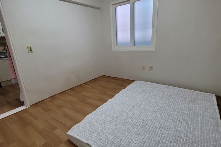 Apartment in Geoje Okpo with 2 bedrooms and a 13th image