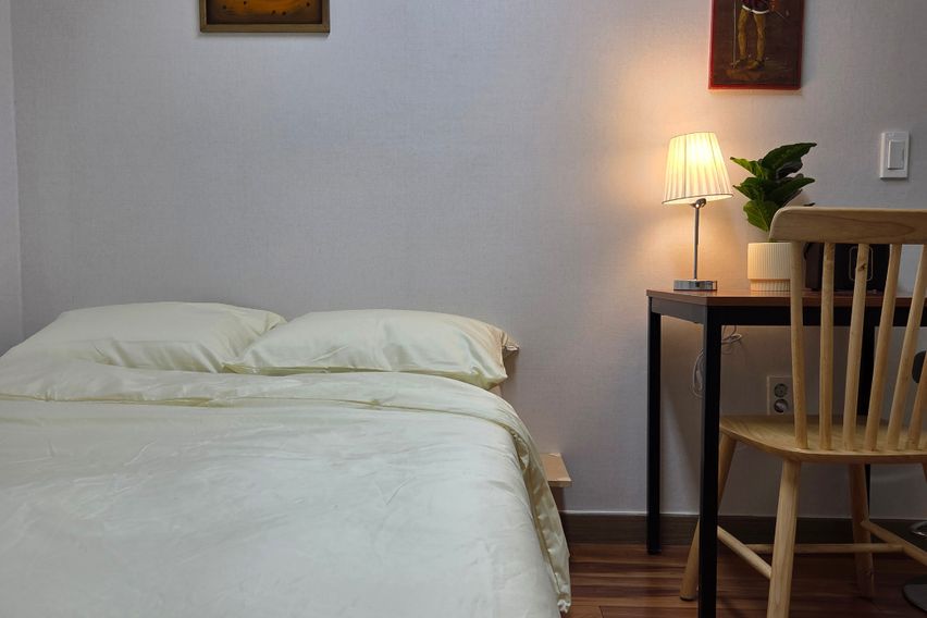 햇살 좋은 아늑한 방 0번째 이미지