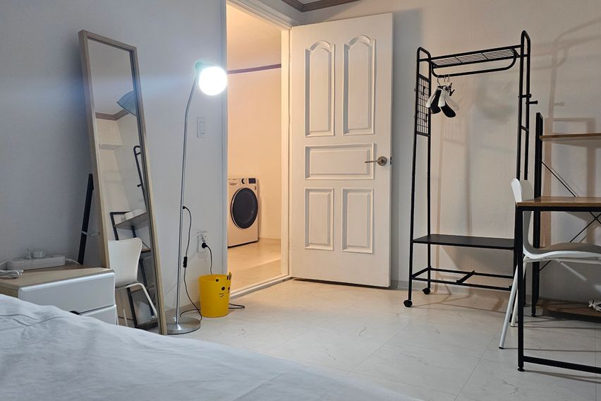 논현역4번출구 앞 12번째 이미지