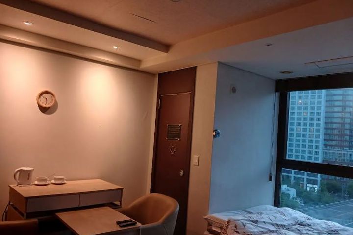 야경과 공원이 보이는방 9번째 이미지