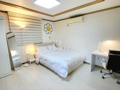 Nampo-dong Queen Bed Full of Happiness 3th image