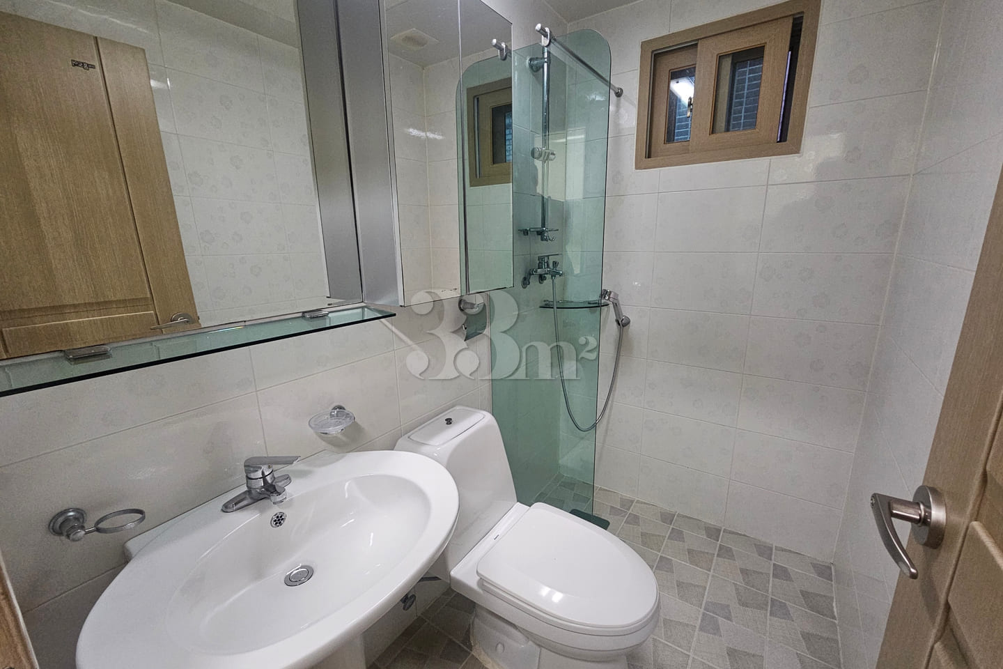 Studio Apartment 403 8th image