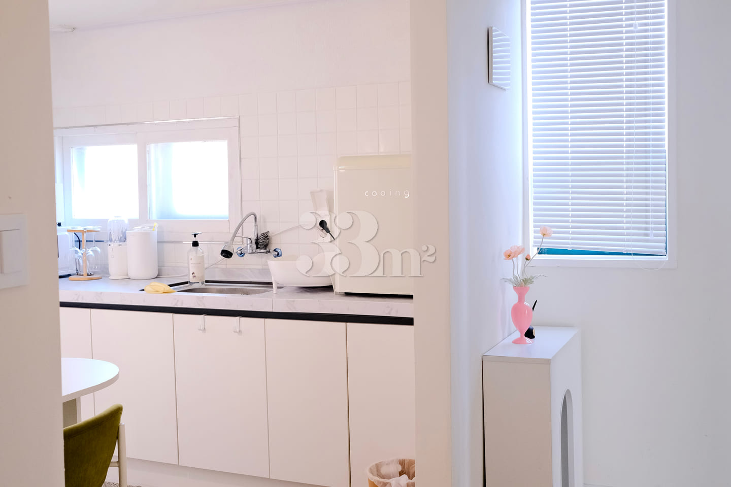Jamsil ๐ผ Sleeps 3 โ
Room with a Spacious Ter 8th image