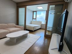 바로 밑 강남구청역 2번째 이미지