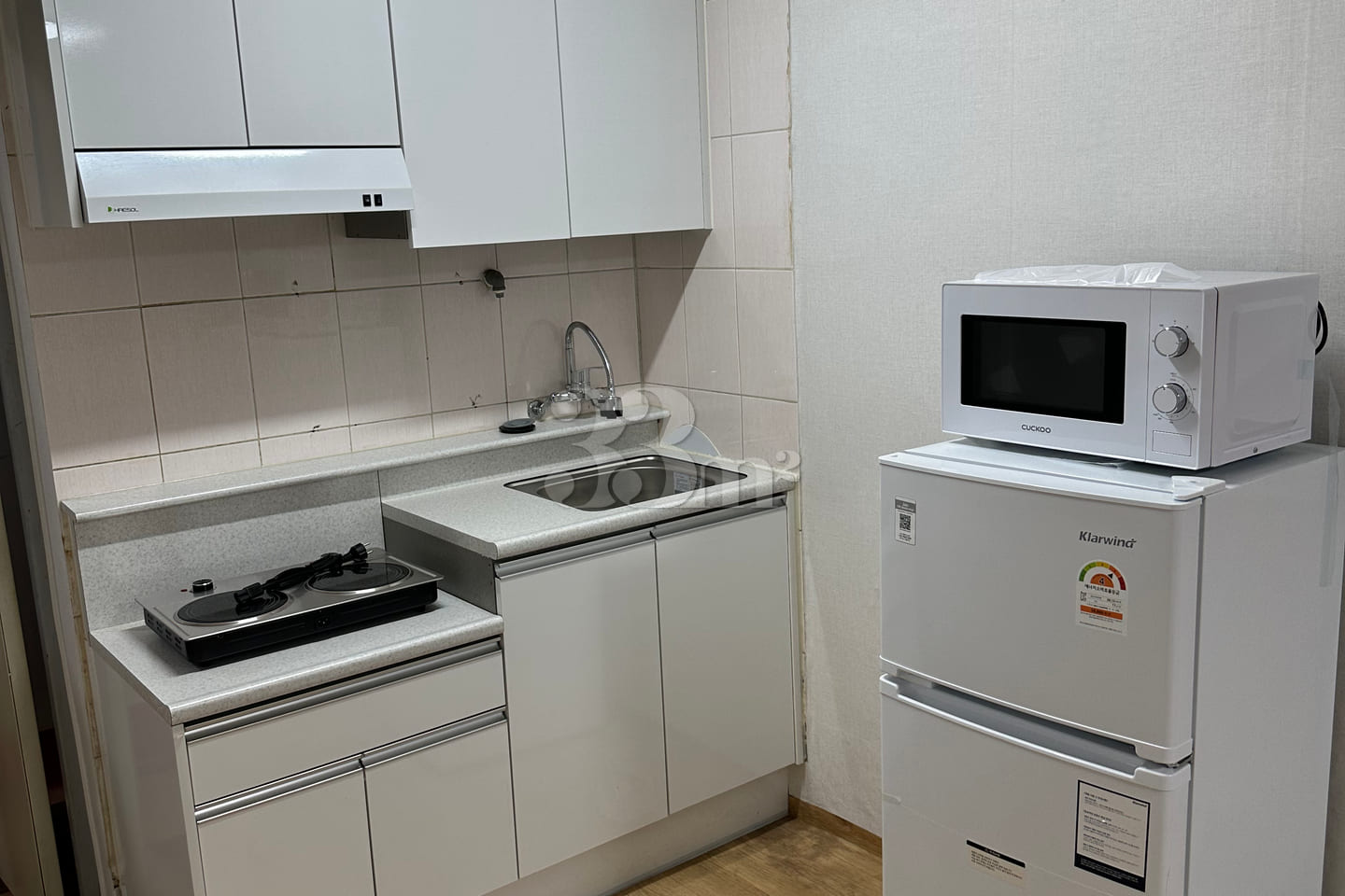 Fully furnished studio apartment, 5 minutes f 3th image