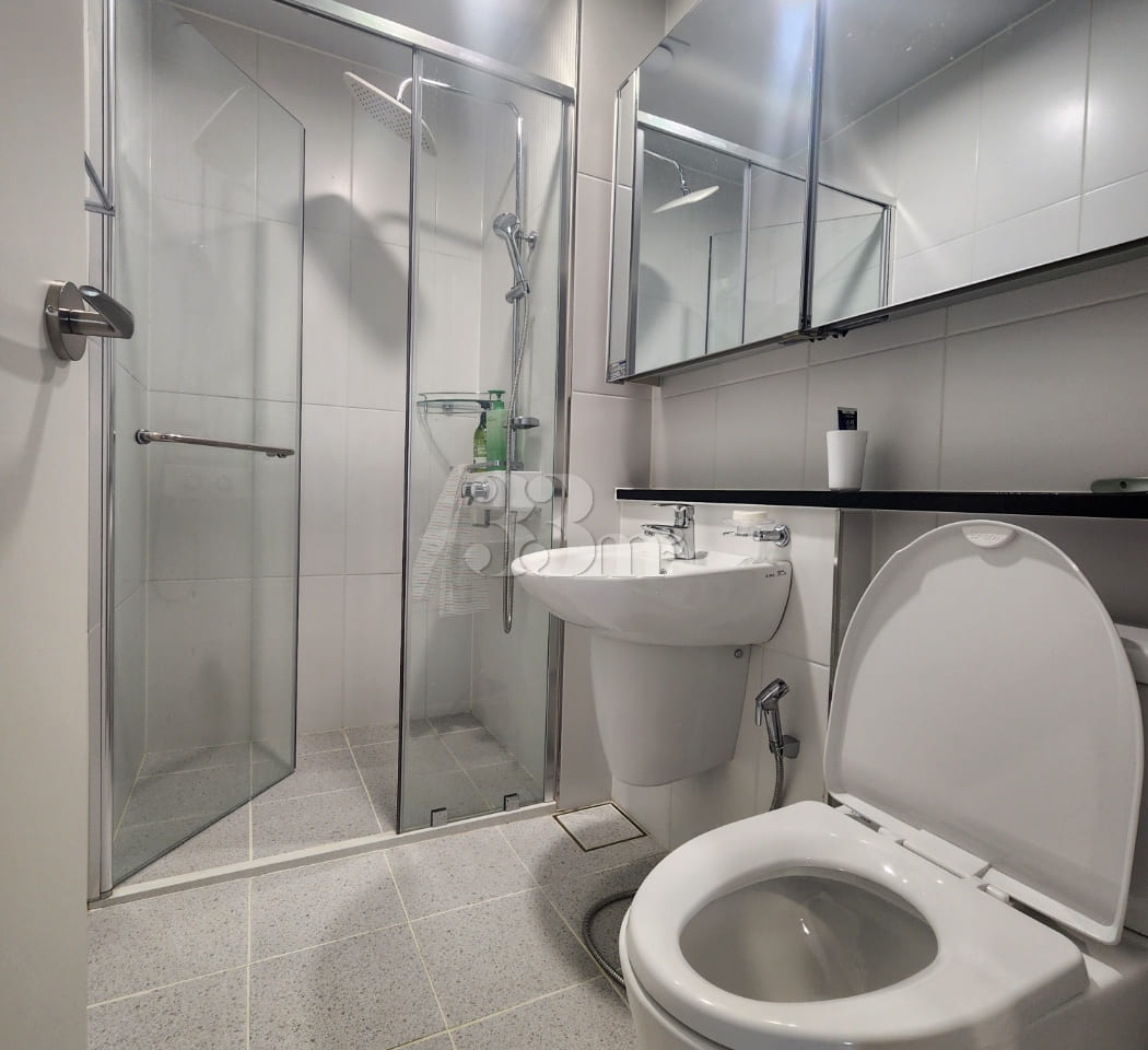 Apartment-style layout: 2 bathrooms 18th image