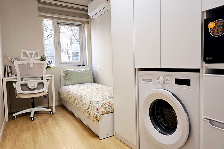 New Luxury Fully Furnished Unit 309 0th image