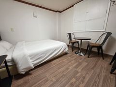 한달하우스 더블침대1 0번째 이미지