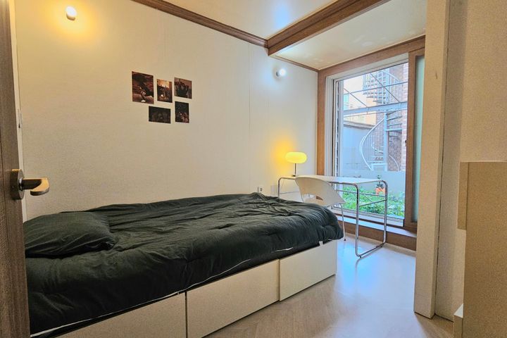 Middle Room A 0th image
